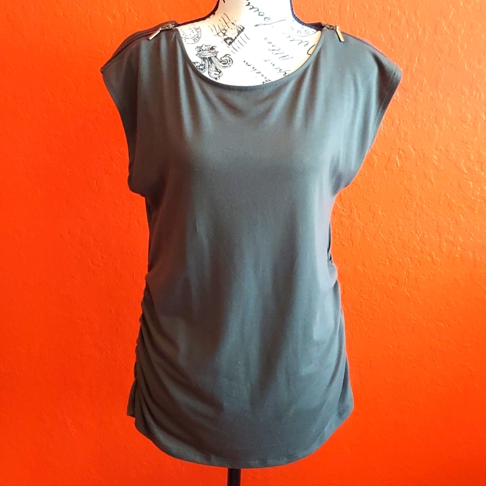 Allie & Rob Zipper Detail Army Green Short Sleeve Blouse T-Shirt Size Medium